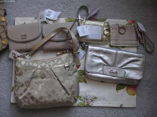 [女士箱包|鞋帽] coach加拿大帶回,實(shí)物整理照片和價(jià)格已經(jīng)貼出,歡迎