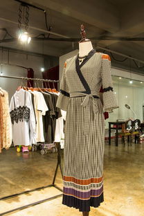 報(bào)告 發(fā)現(xiàn)德陽(yáng)竟然有一間這樣的服裝工作室 簡(jiǎn)直就是女人的天堂